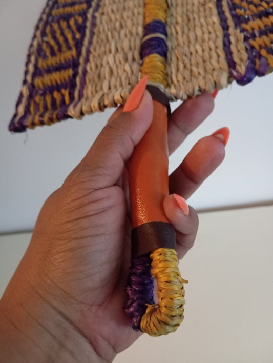 Fifalan: Eventail - En paille tissée - coloré violet