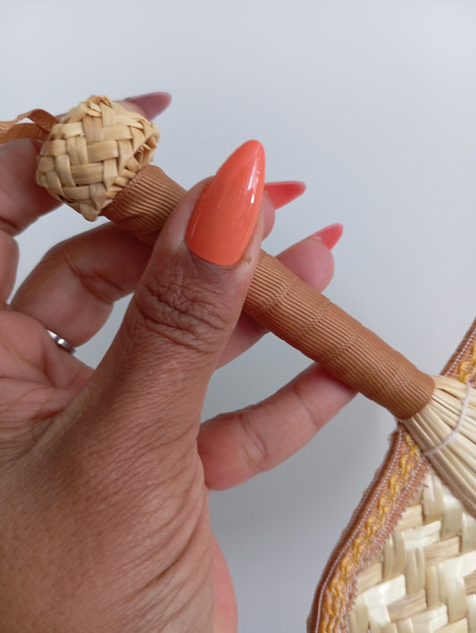 Fifalan: Eventail rond - En paille tissée - coloré marron