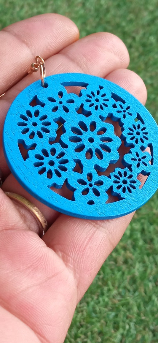 Les Géométriques Bleues: Boucles d'oreille d'inspiration ethnique