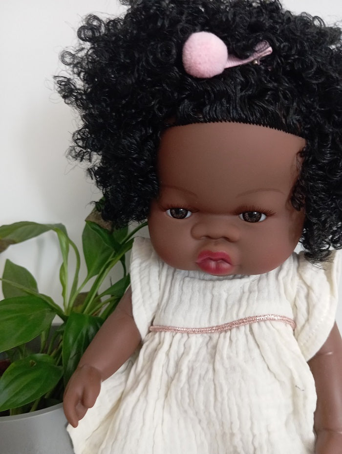Douce: Poupée Articulée de 33 cm