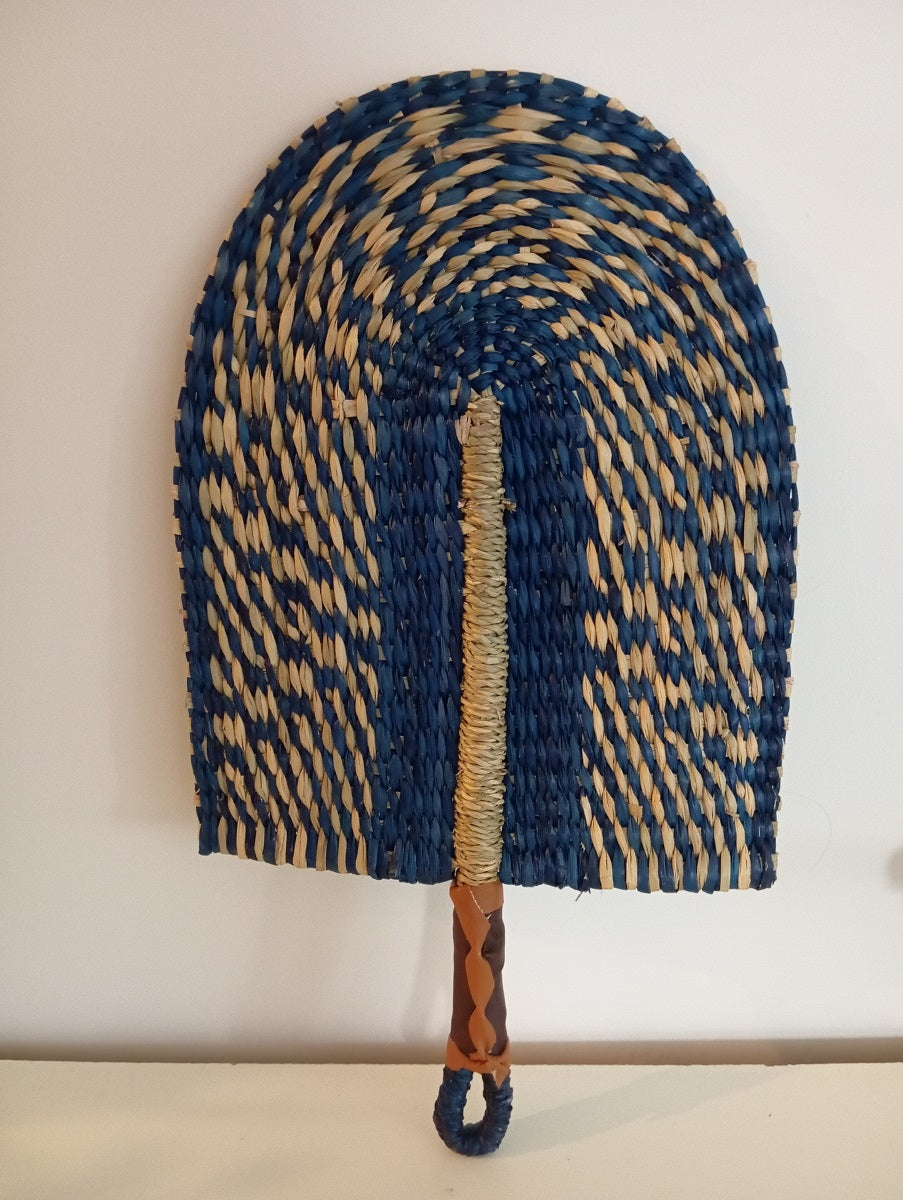 Fifalan: Eventail - En paille tissée - coloré bleu