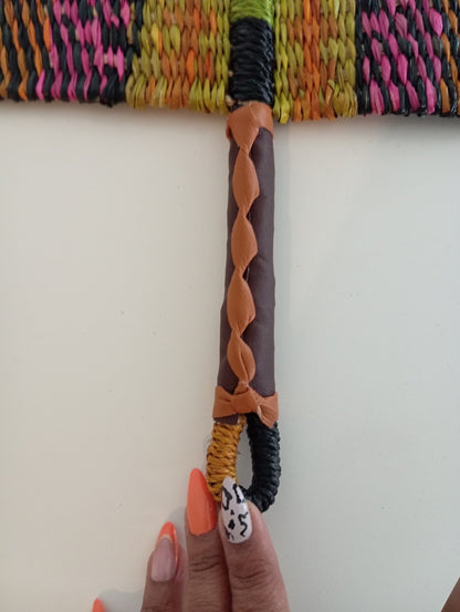 Fifalan: Eventail - En paille tissée - coloré rose