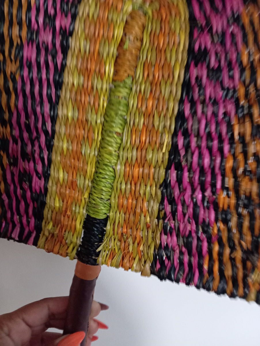 Fifalan: Eventail - En paille tissée - coloré rose