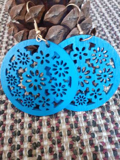 Les Géométriques Bleues: Boucles d'oreille d'inspiration ethnique