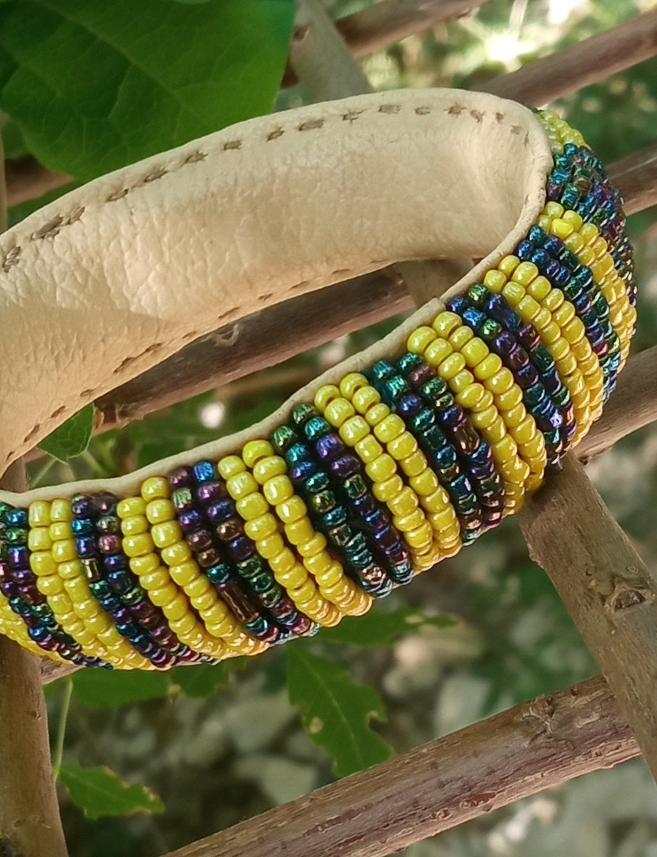 Bracelet d'inspiration ethnique: Cuir perles fin