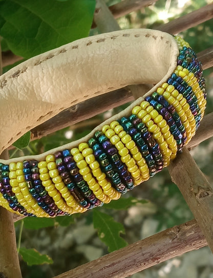 Bracelet d'inspiration ethnique: Cuir perles fin