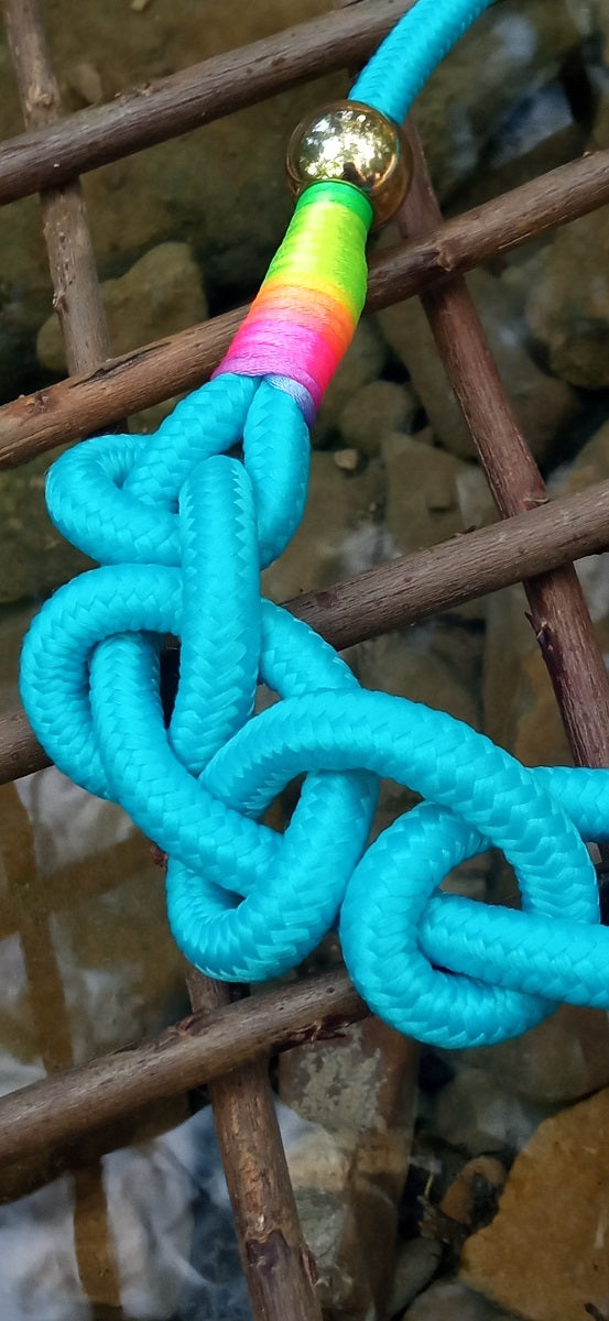 Collier d'inspiration ethnique: le Néon