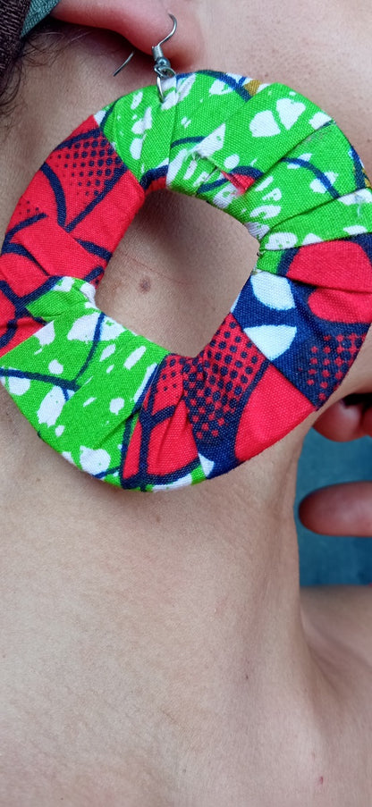 Ouganda: Parure Wax (composée d'un Bracelet & d'une paire de Boucles d'Oreilles)