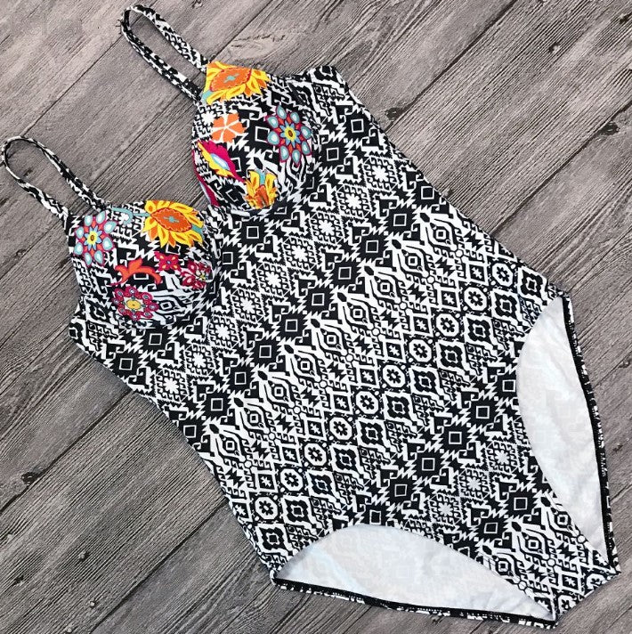 La Fleur Ethnique: Maillot de bain 1 Pièce