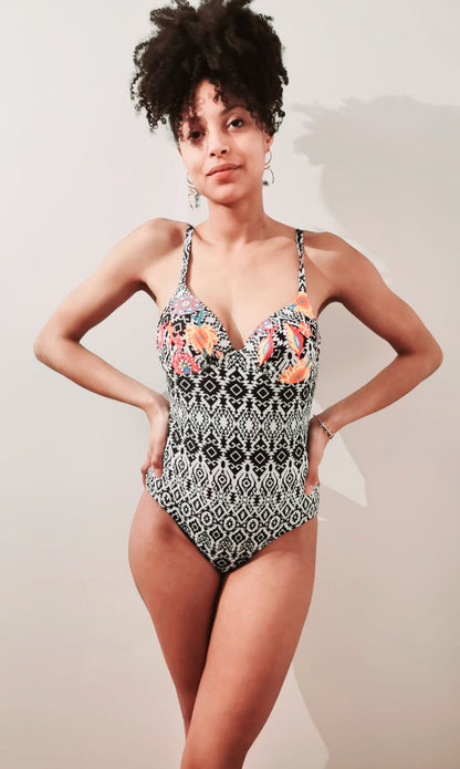 La Fleur Ethnique: Maillot de bain 1 Pièce