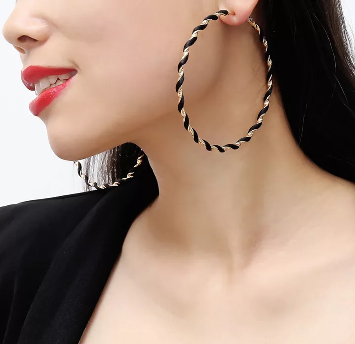 Boucles d'oreille créoles bicolore inspiration-ethnique.fr