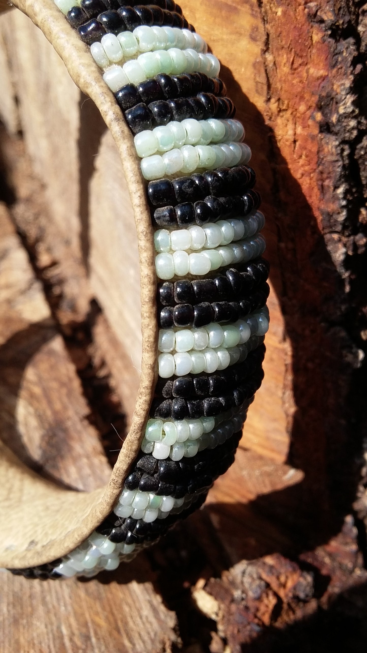 Bracelet d'inspiration ethnique: Cuir perles fin