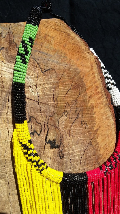 Collier d'inspiration ethnique: Terre d'Afrique