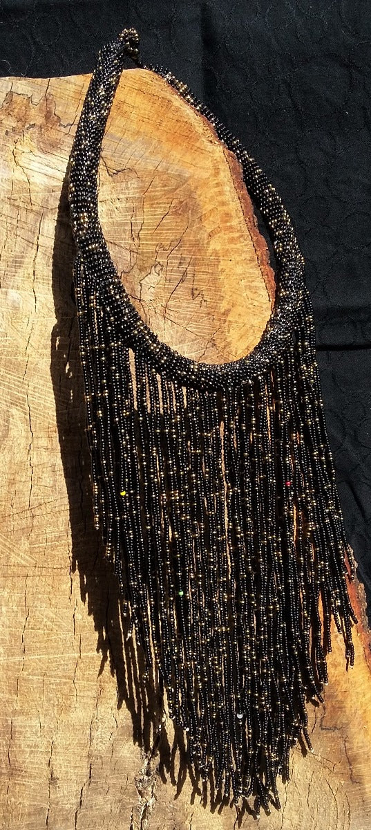 Collier d'inspiration ethnique: Terre d'élégance